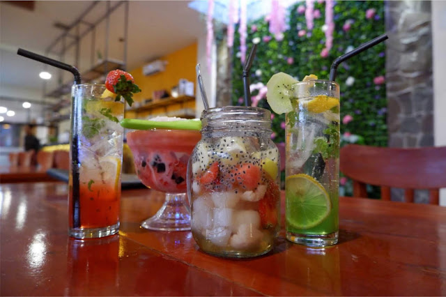 [Explore Jember] Menghimpun Senja Di Queen Cafe and Resto Jember