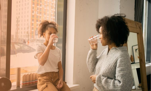 bahaya mengonsumsi isi galon palsu Ternyata Isi galon mudah dipalsukan