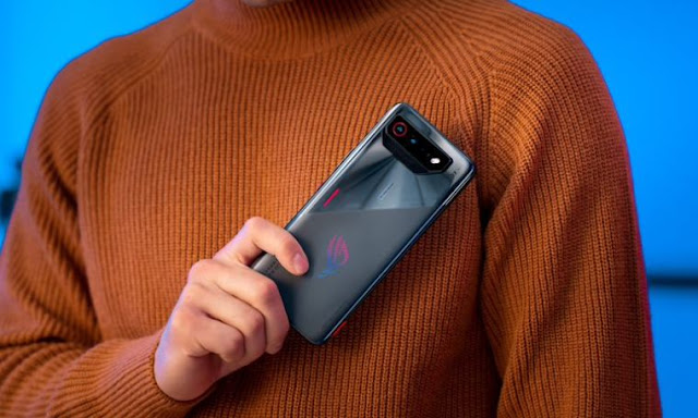 desain dan tampilan ASUS ROG Phone 7
