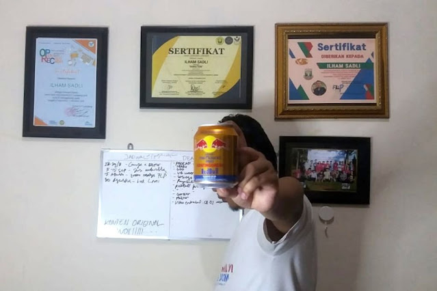 Memilih Kratingdaeng Red Bull Memilih Kratingdaeng Red Bull